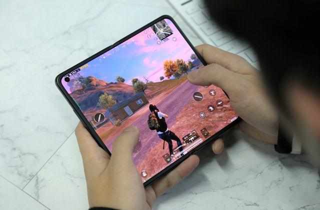 和平精英辅助【哈士奇容器直装V3.6稳定版】全图人物透视 主播无后座 开枪防抖动 皮肤美化 欧布变色  紫色螳螂 触摸自瞄 自瞄范围